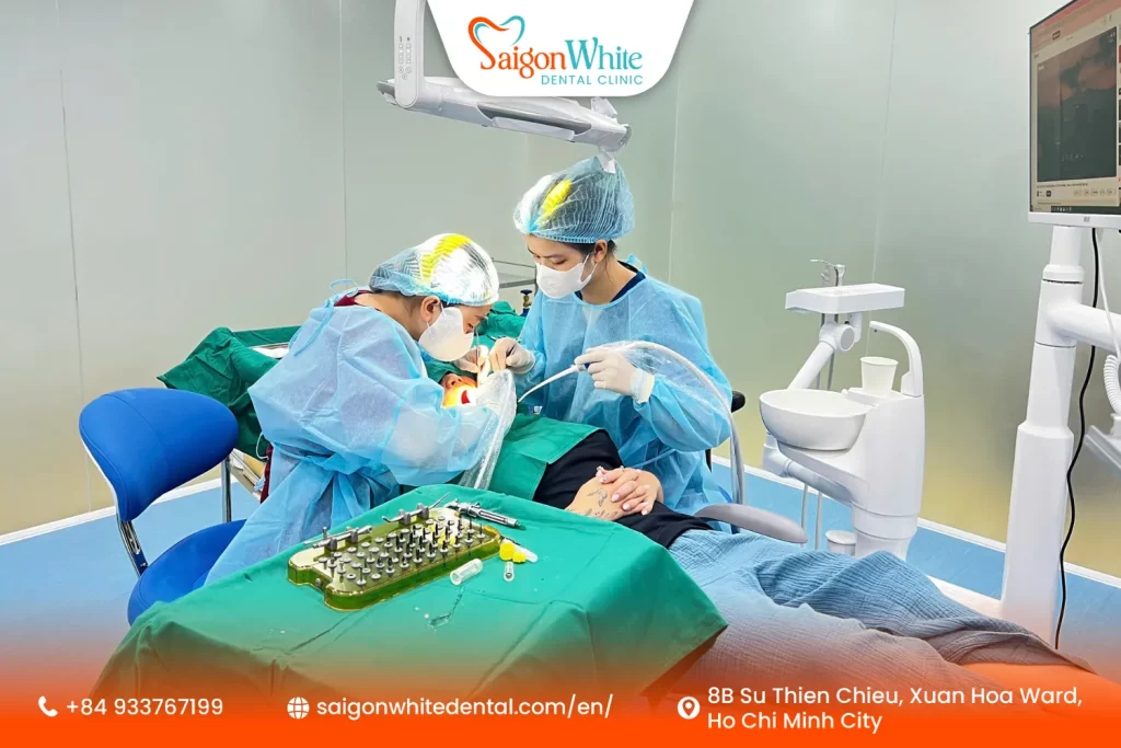 A foreign customer is being treated at Saigon White Dental Clinic