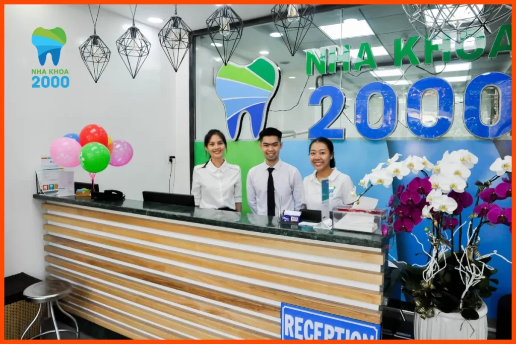 Hình Lễ tân tại Nha khoa 2000