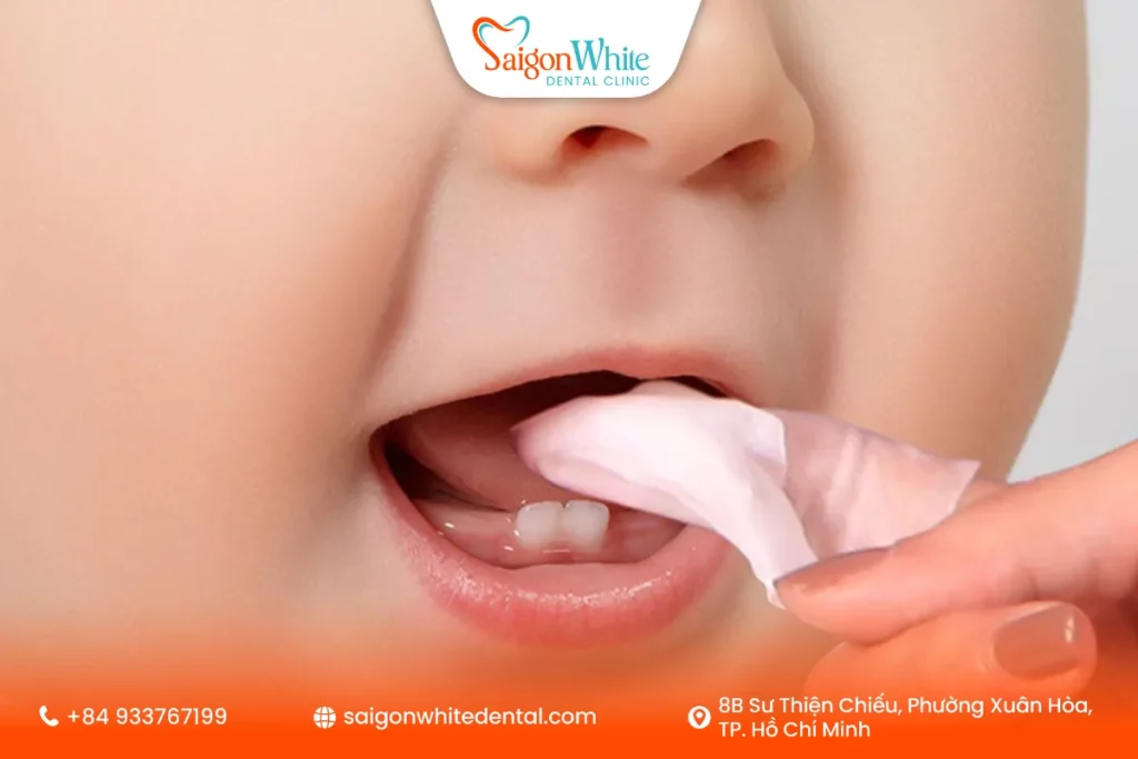Cách vệ sinh răng sữa cho trẻ đúng cách tại nhà ba mẹ nên biết