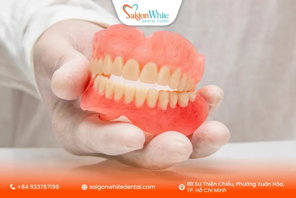 Răng giả tháo lắp bằng nhựa cứng (Acrylic)