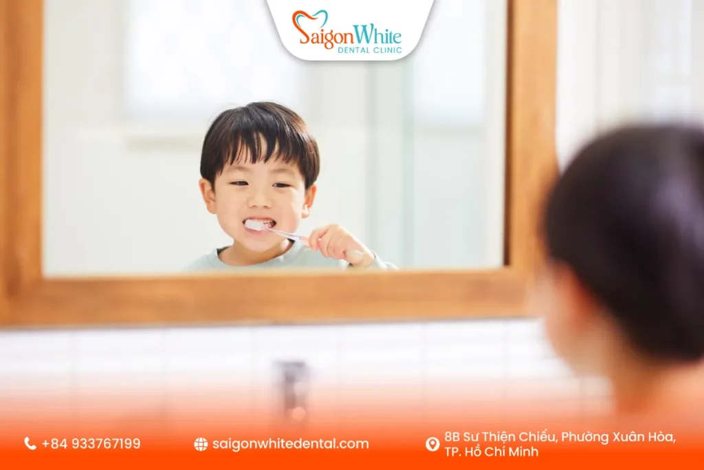 Cho bé đánh răng sớm để ngăn ngừa sâu răng