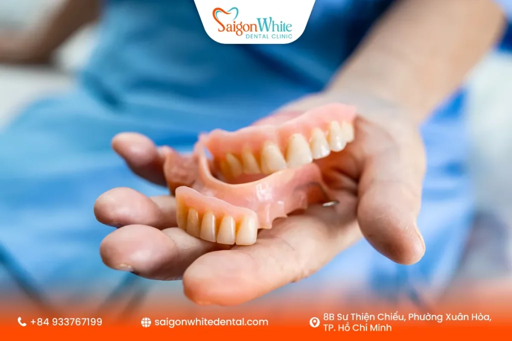 Làm hàm răng giả tháo lắp có tốt không?