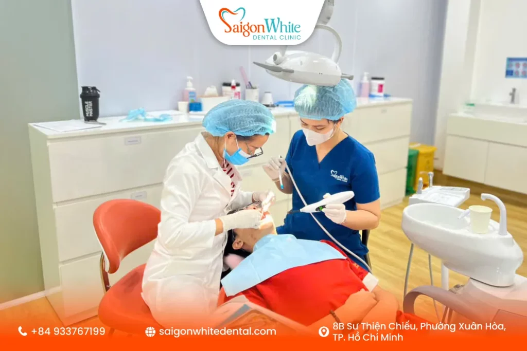 Ca niềng răng mắc cài tại Nha khoa Sài Gòn White