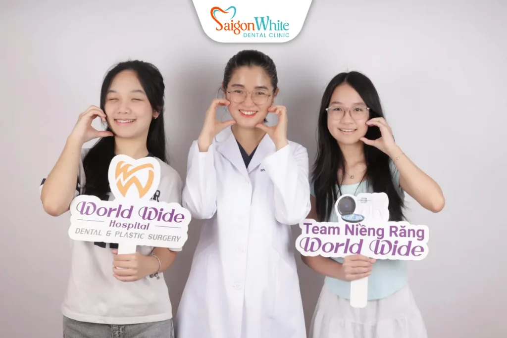 Khách hàng niềng răng tại Bệnh viện Worldwide 