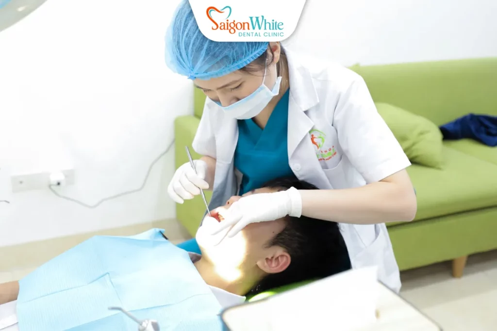 Khách hàng niềng răng tại Nha khoa Việt Smile