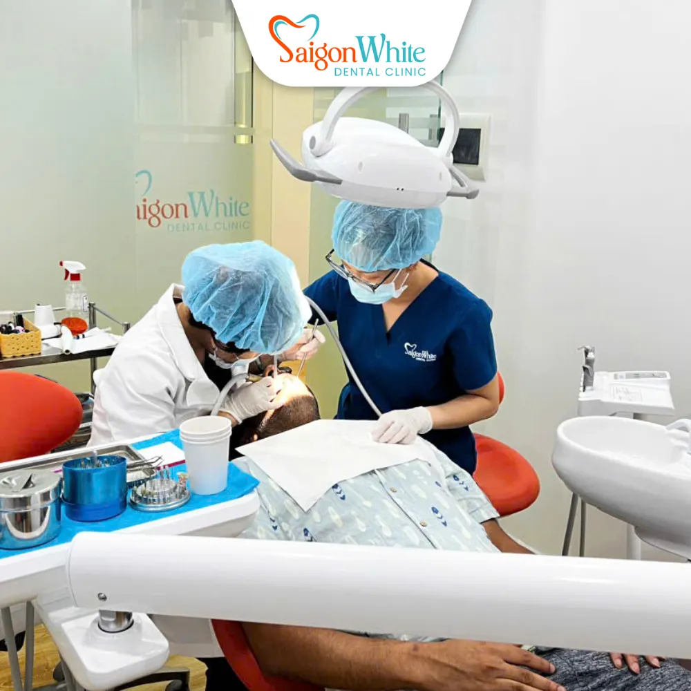 Bác sĩ điều trị tổng quát và nội nha